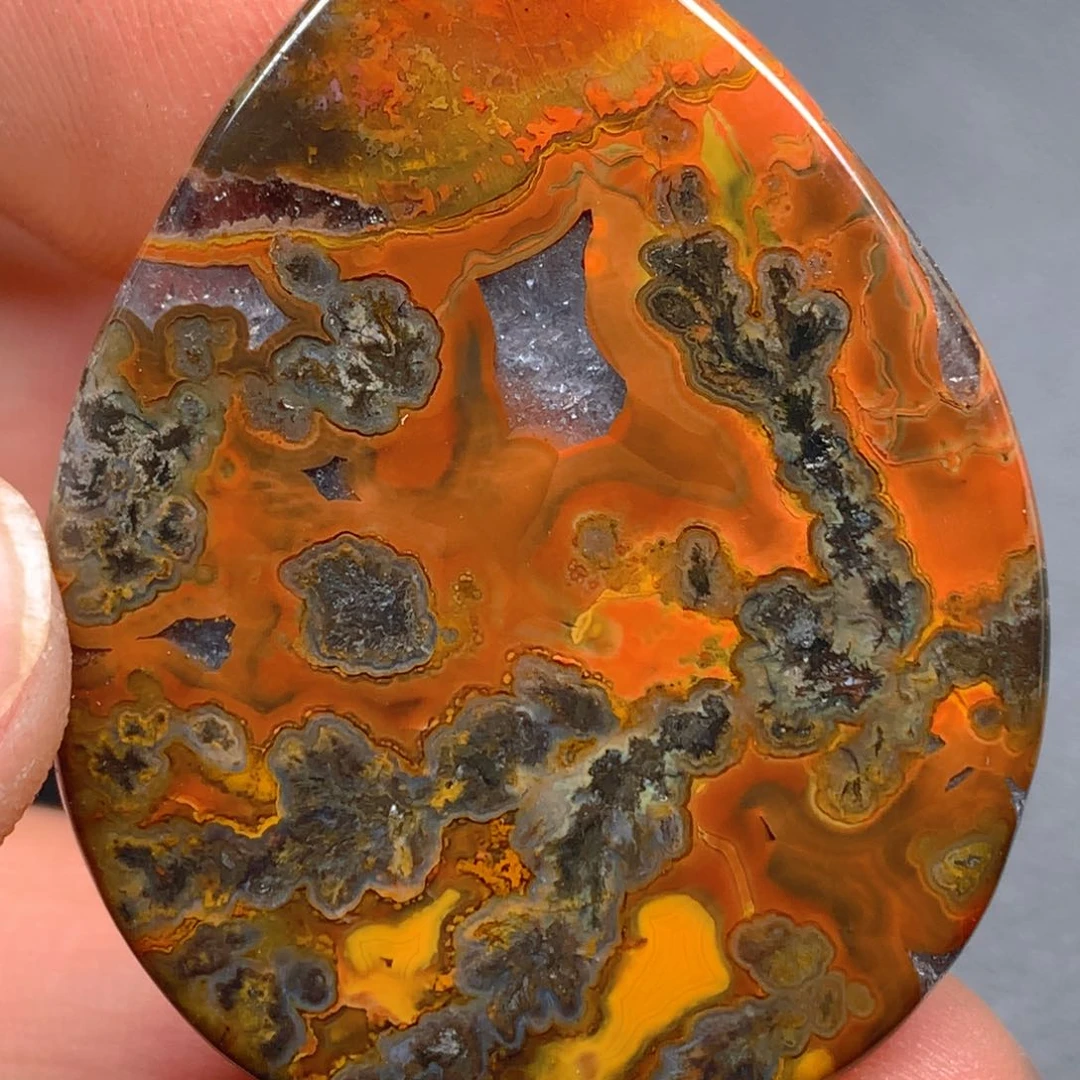 未镶嵌颈饰玛瑙/玉髓寻*