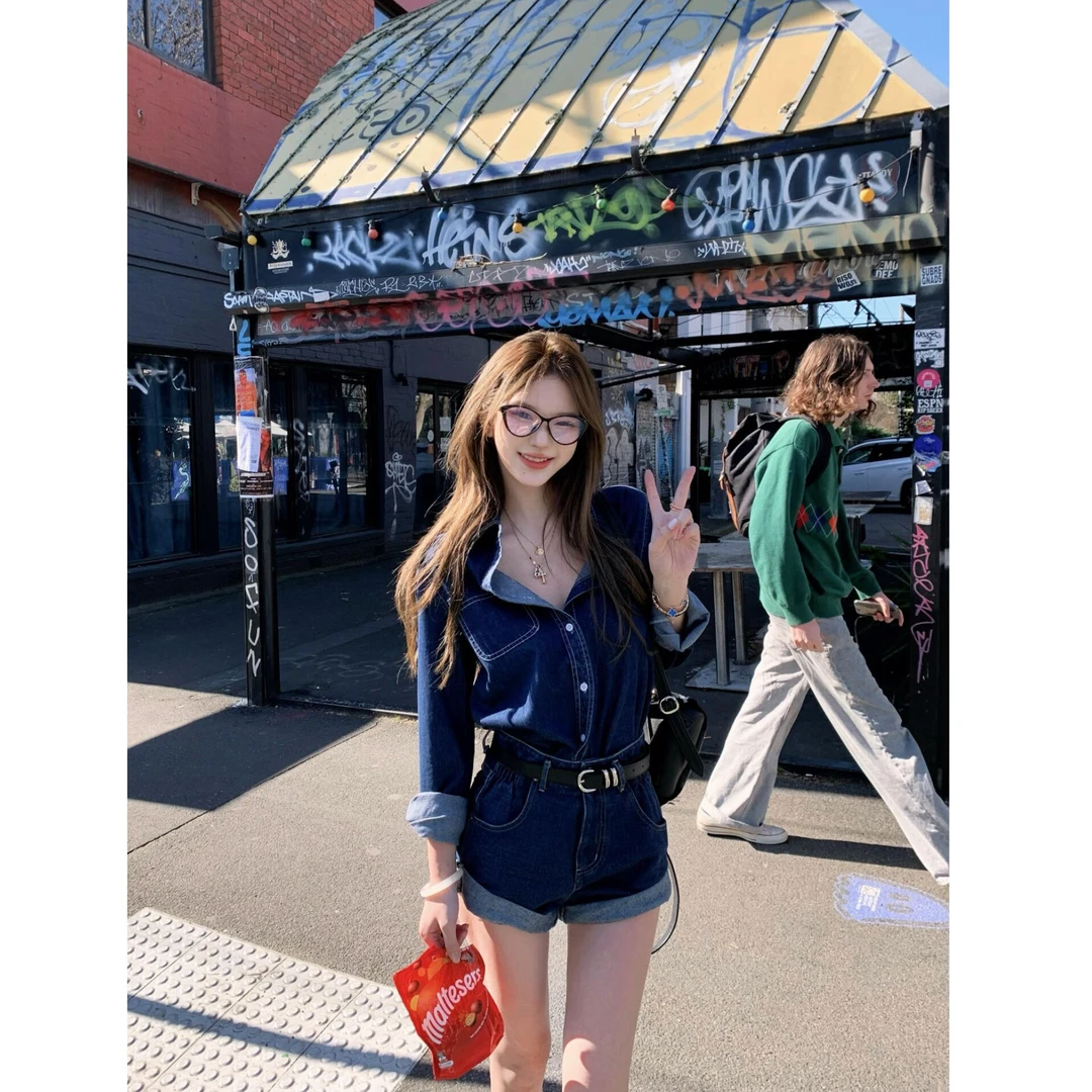 2025秋季新款复古辣妹设计感宽松衬衫上衣搭高腰显瘦短裤牛仔套装