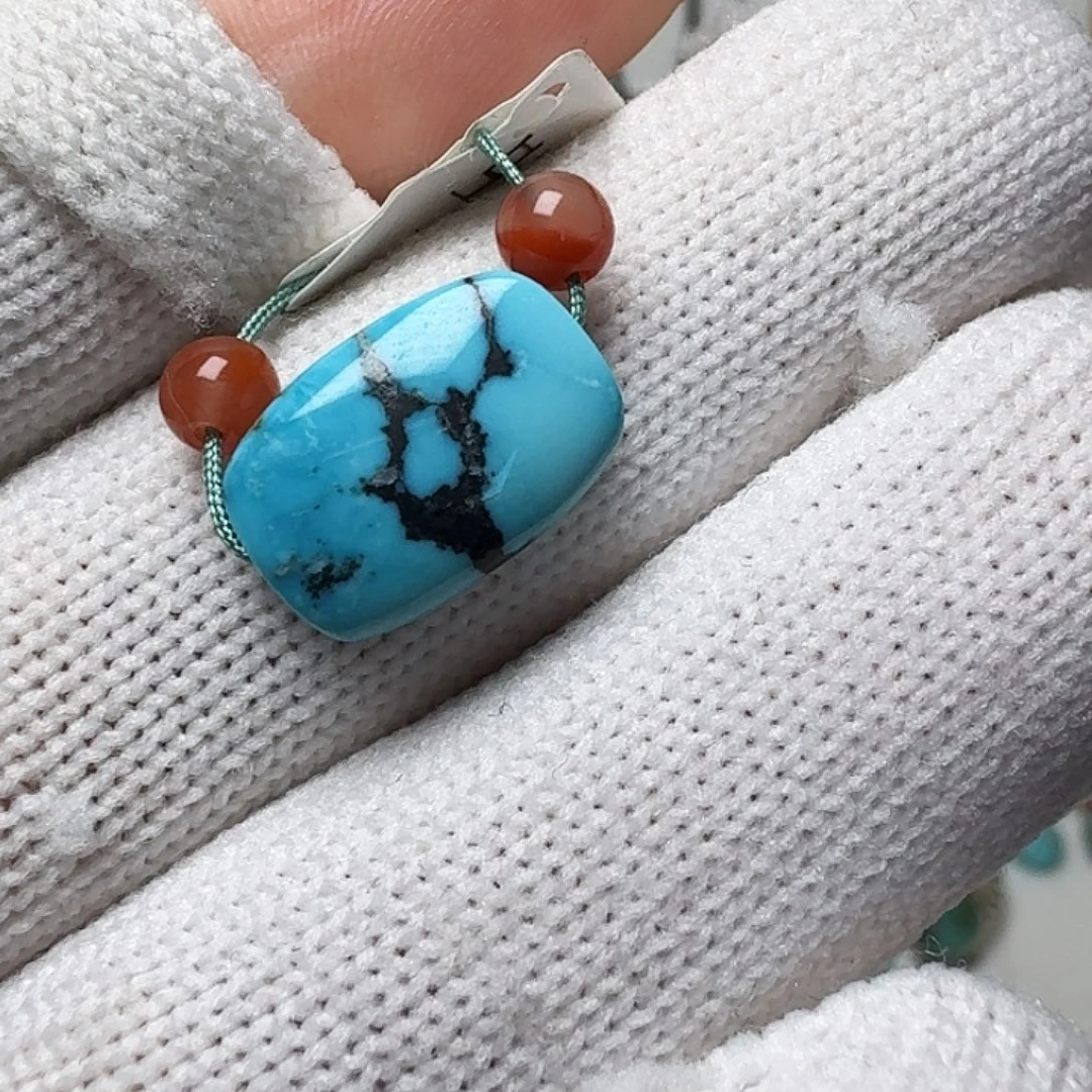 纳***福南红玛瑙未镶嵌珠宝奇石