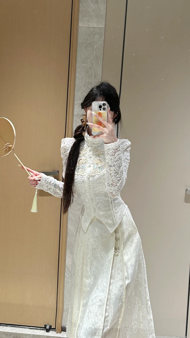 【雅乔定制】半序琴声 白色蕾丝收腰打底上衣DYYK-24102050