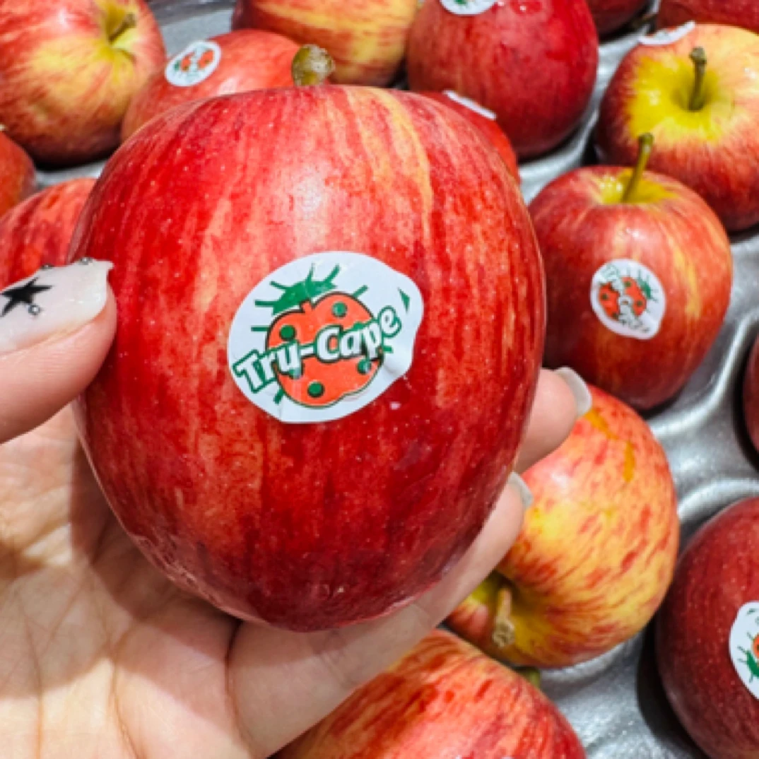 苹果爱马仕“南非牛顿小苹果”，真的巨巨巨好吃 颜色鲜艳，咬一口，超级脆，嘎脆