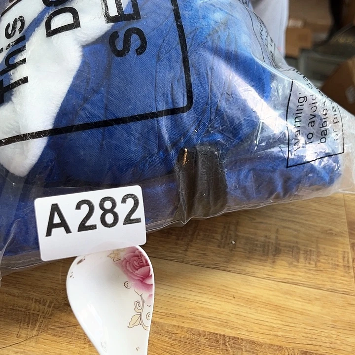 摆件发一个……………………………