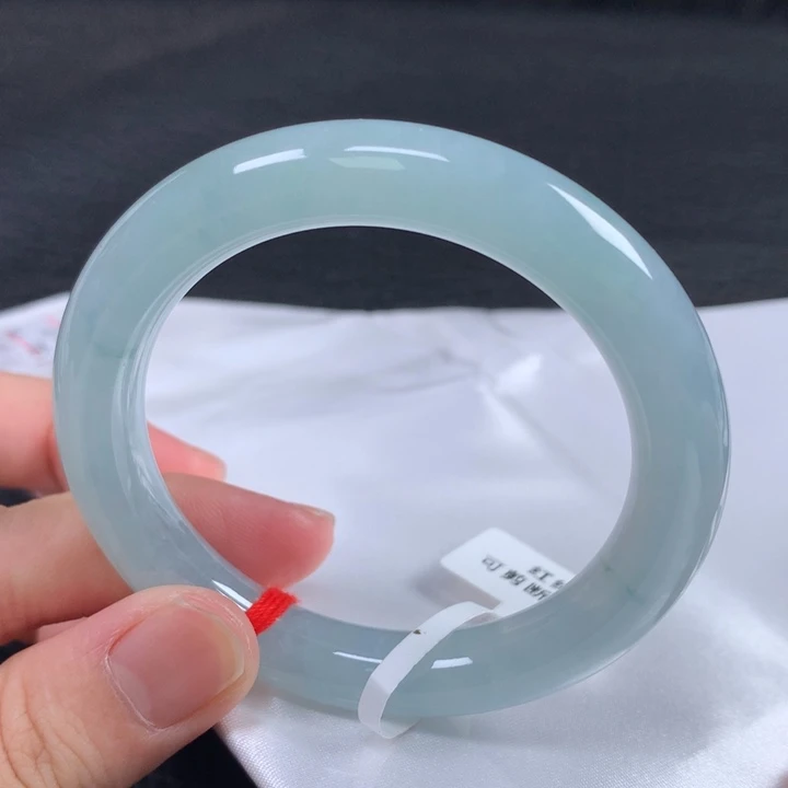 翡翠未镶嵌手镯（圆镯）