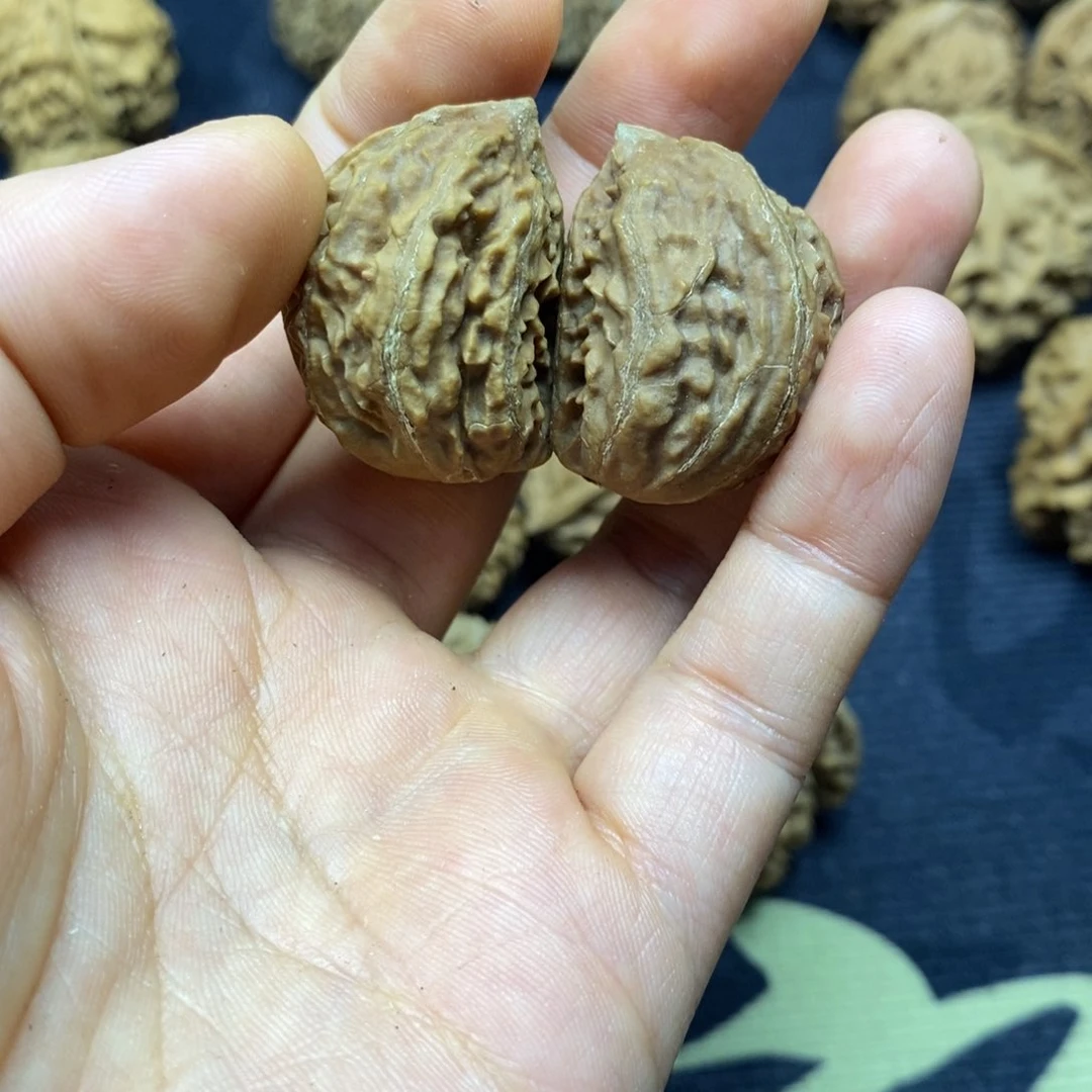文玩核桃把件锐**尘半壁江山