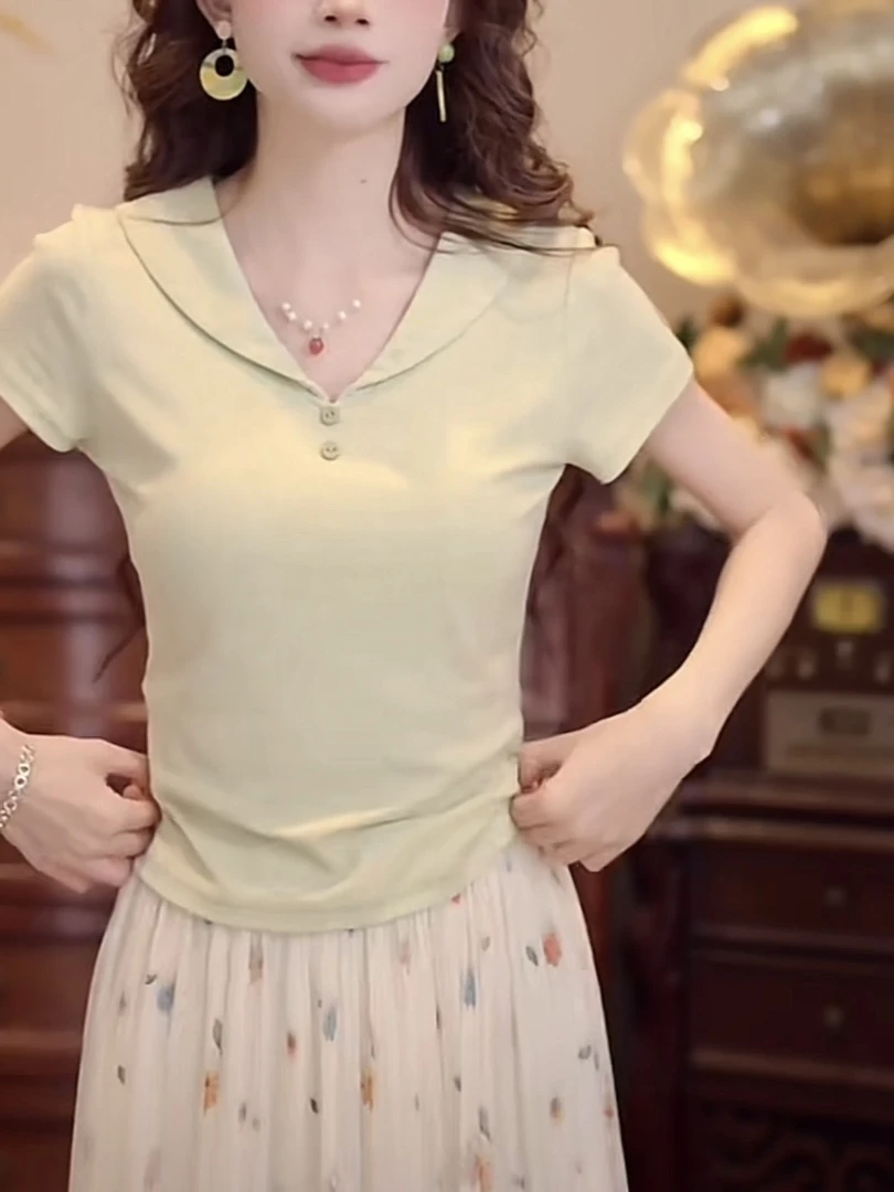 韩系温柔风设计感欧若风穿搭短袖针织设计感修身娃娃领上衣女装夏