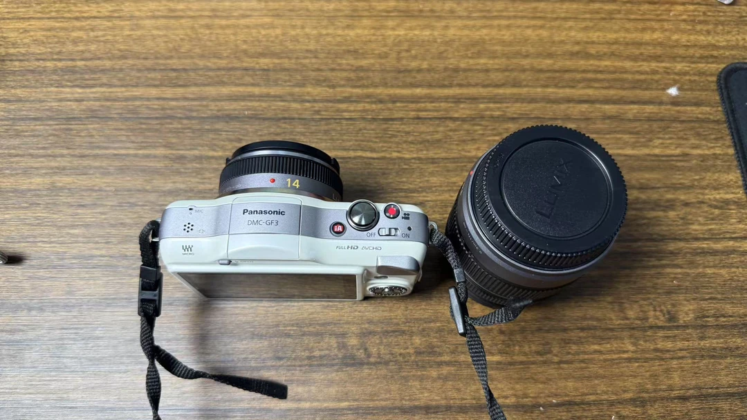 95新 Panasonic/松下 GF3+14-42 ＋大光圈饼干头微单数码旅游套机