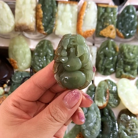 岫岩河磨玉（透闪石质玉）吊坠未镶嵌平***民