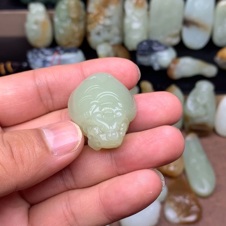 和田玉（糖玉）未镶嵌颈饰