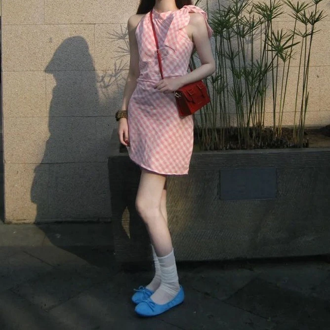 显瘦法式收腰短裙小个子连衣裙2025新款韩系风修身格子粉色涤纶A