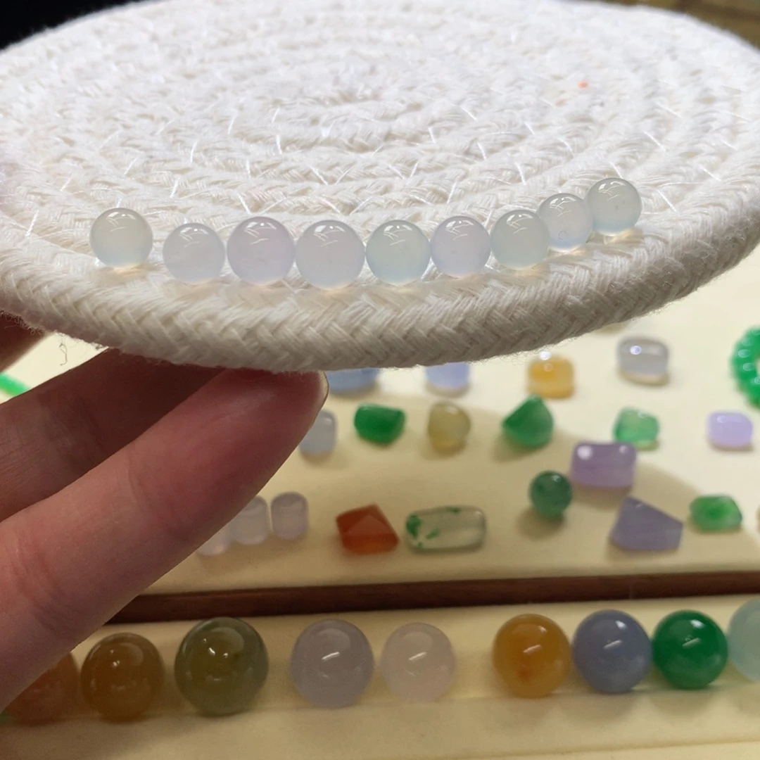 定制翡翠未镶嵌玛卡龙单珠一颗，6.5mm