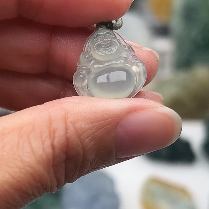 翡翠未镶嵌颈饰佛公