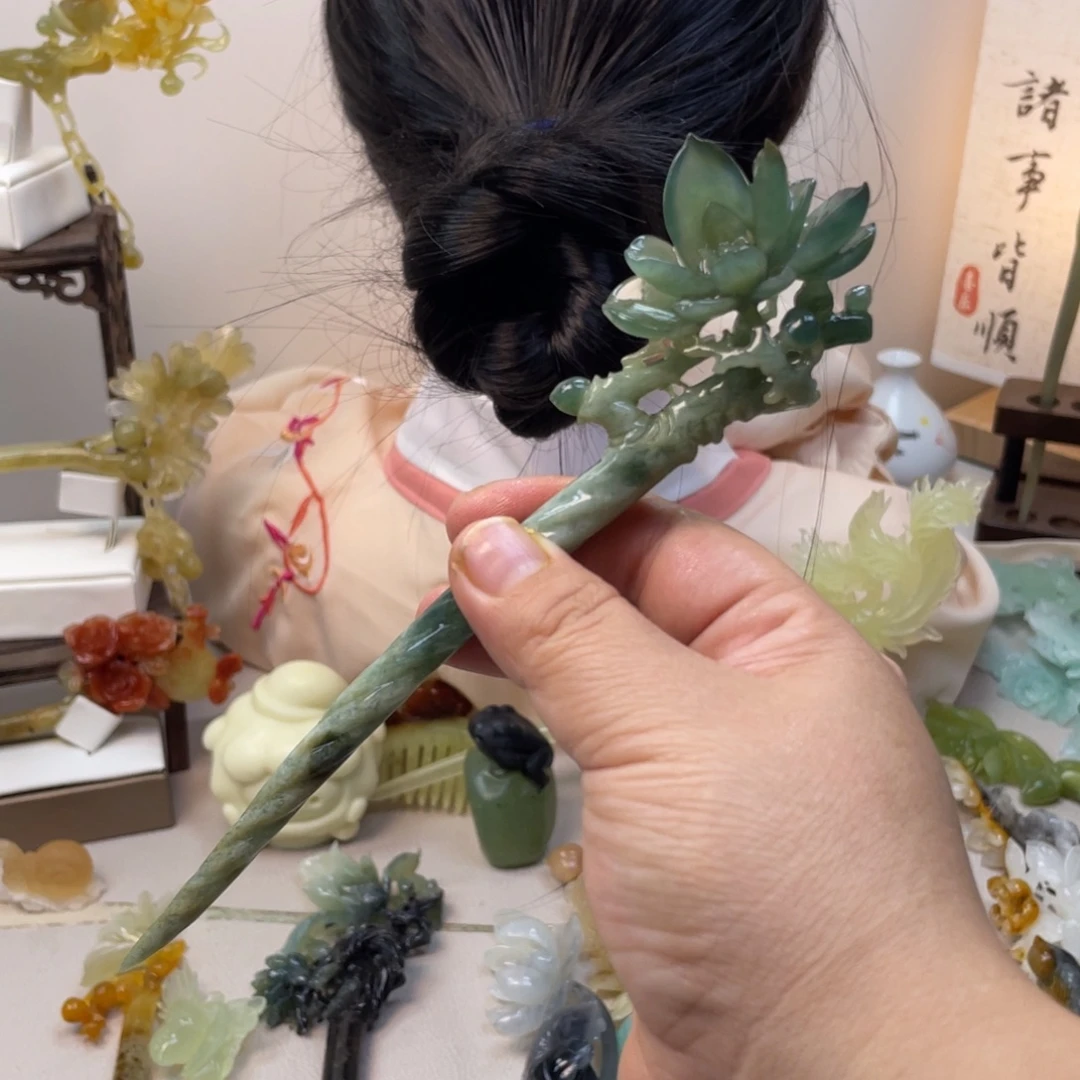 玉***）蛇纹石玉合金发饰