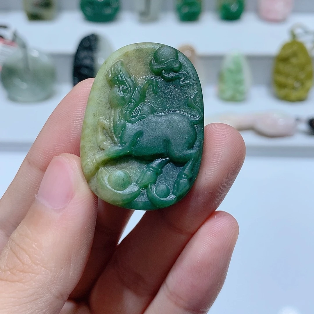 独山玉未镶嵌挂件