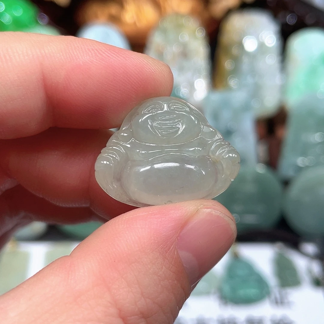 翡翠未镶嵌颈饰佛公