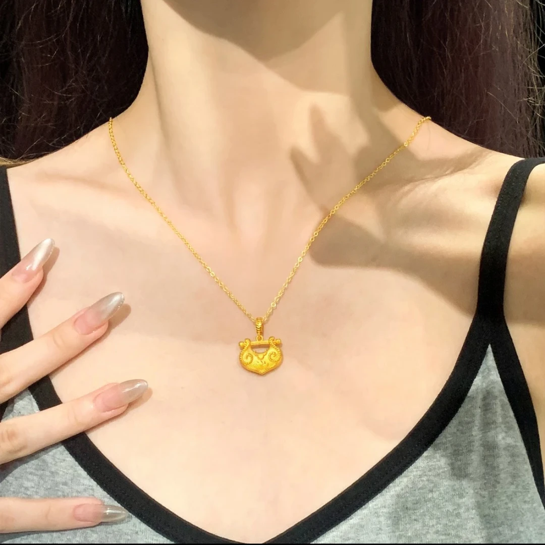 铜合金吊坠 新中式古法錾刻莲花小锁包项链