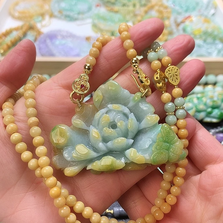 翡翠颈饰未镶嵌吊坠