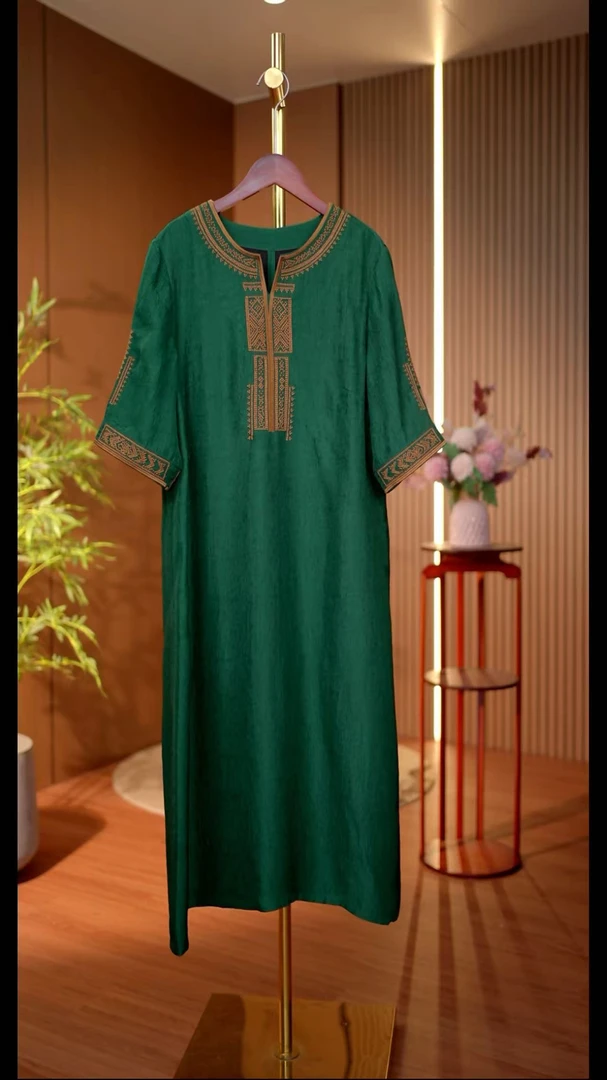 清秀-新中式国风绿色锦绣连衣裙0220