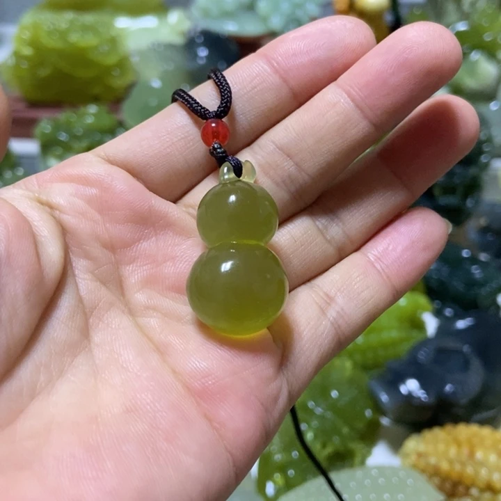 【闪购商品】未镶嵌蛇纹石玉挂件