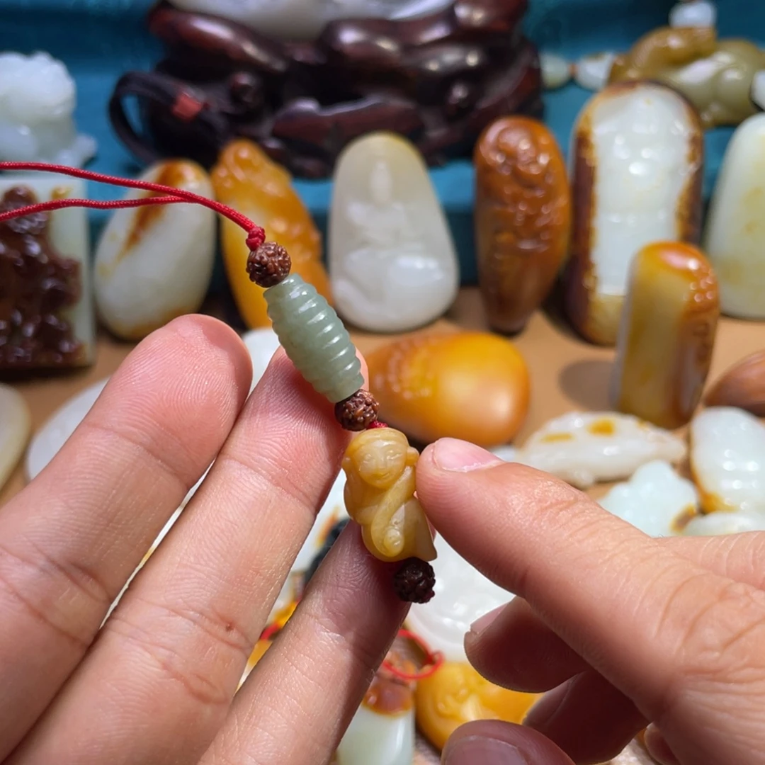 和田玉未镶嵌挂件