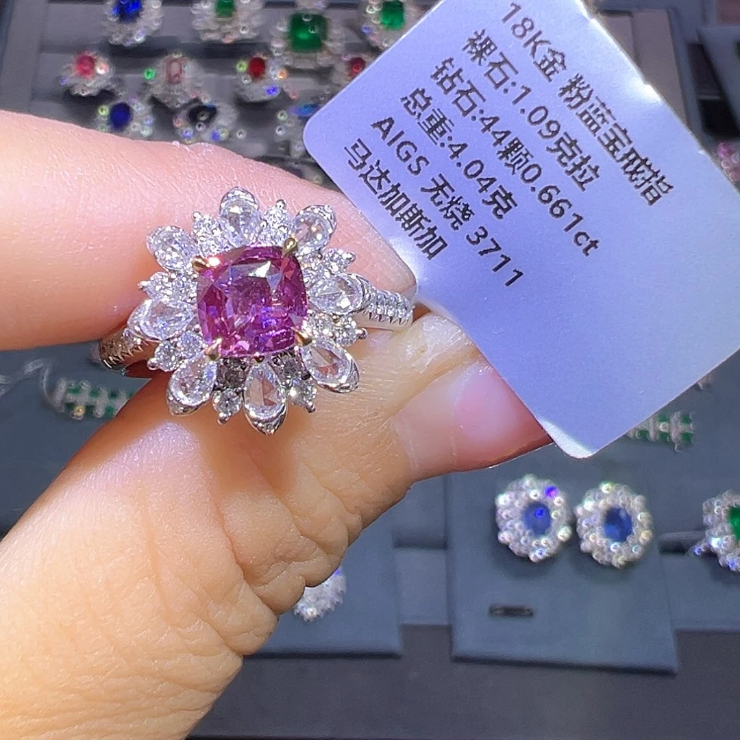 彩色蓝宝石戒指18K金镶嵌