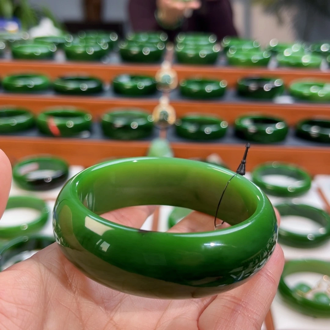 未镶嵌手镯和田玉（碧玉）