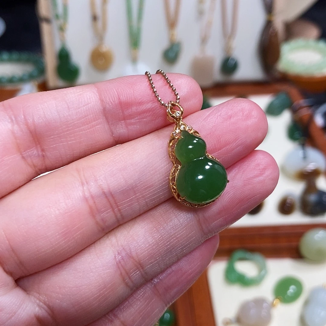 吊坠(赠链)18K金镶嵌和田玉