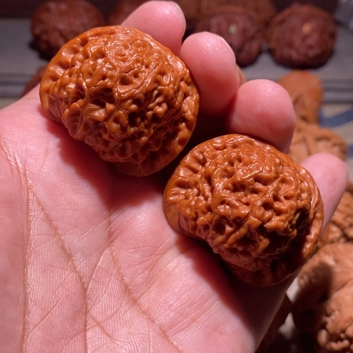 我***、文玩核桃吊坠核桃