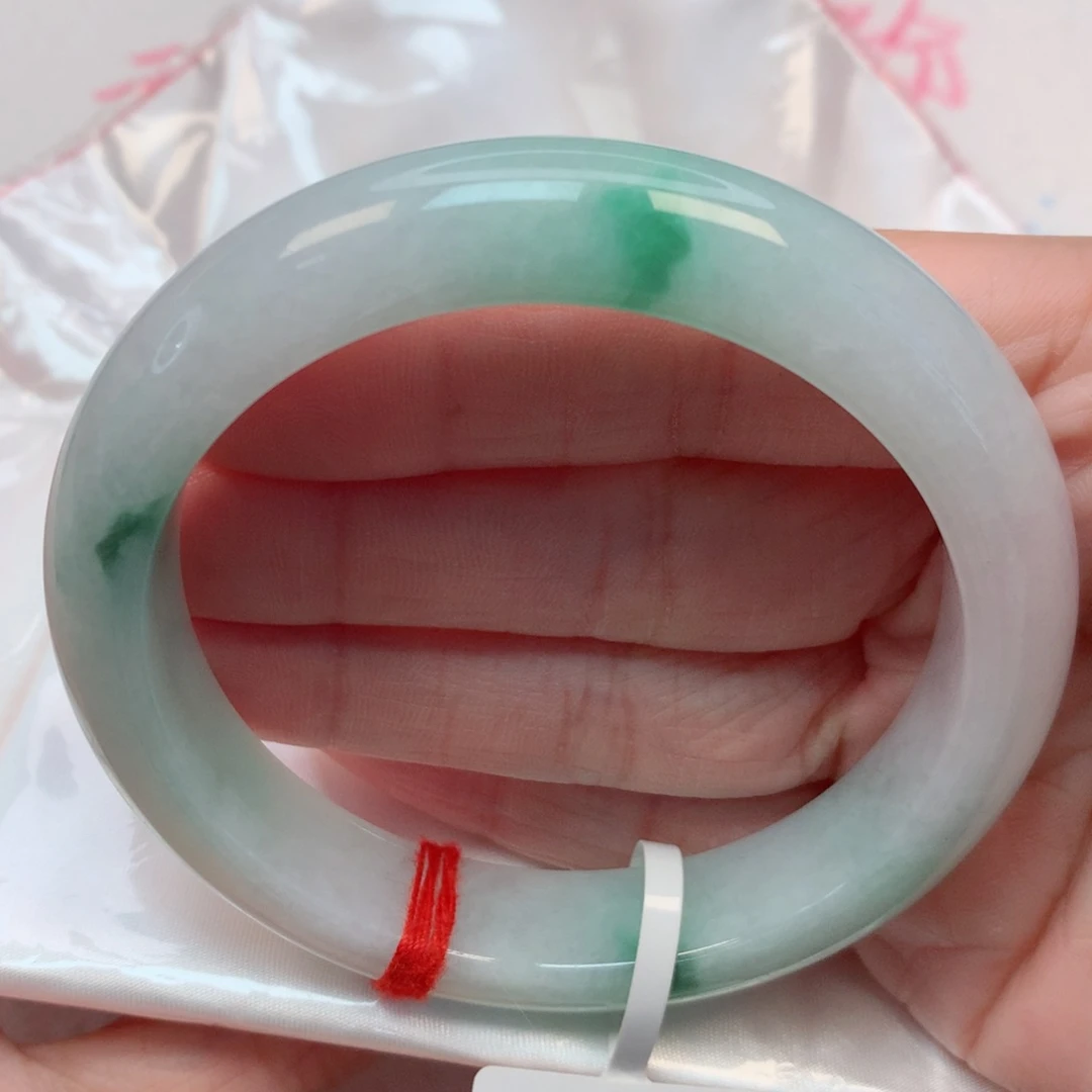 翡翠手镯未镶嵌58.5圈 淡晴底飘果绿