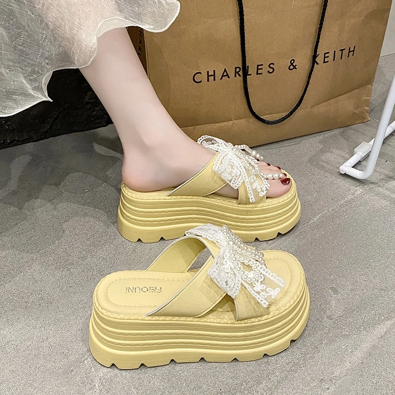 法式厚底珍珠拖鞋女时尚外穿2025夏新款蝴蝶结增高小个子松糕凉拖