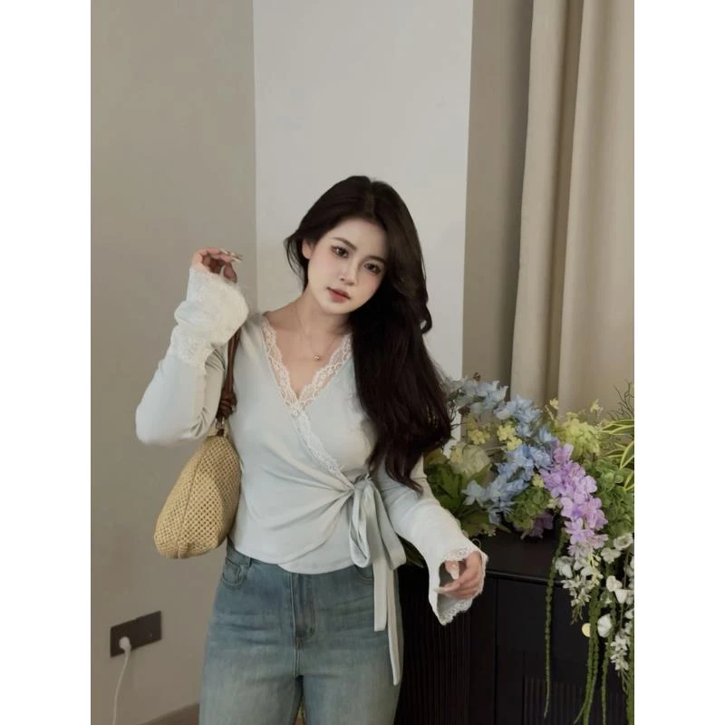 现货【赫饰】欧若风胖MM春季时尚性感气质V领蕾丝花长袖上衣02098D
