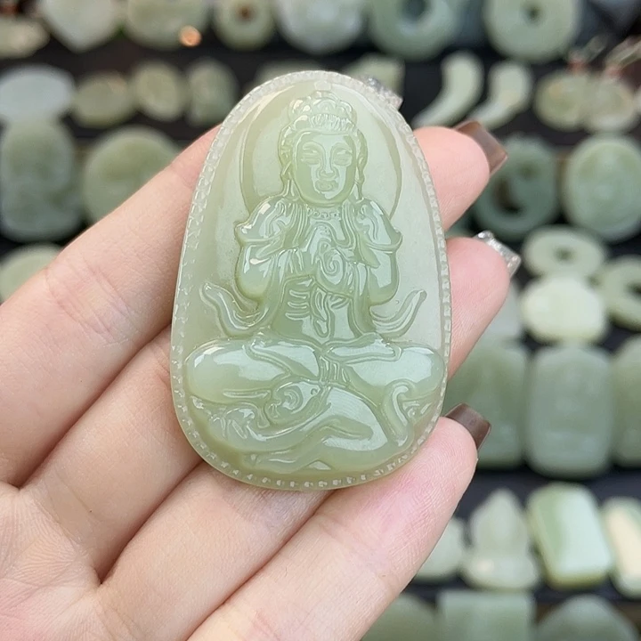 Y****和田玉未镶嵌颈饰