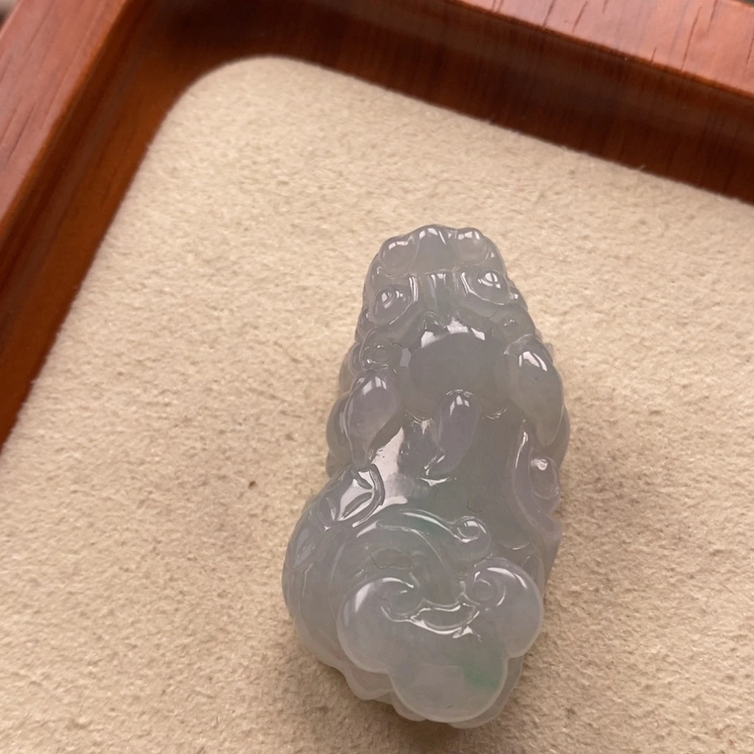 翡翠未镶嵌颈饰如意貔貅