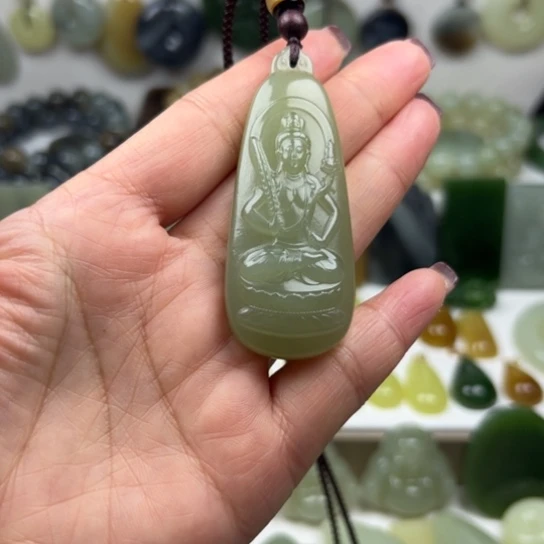 和田玉未镶嵌颈饰