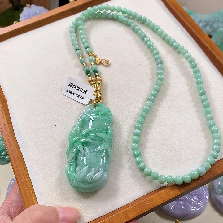 翡翠未镶嵌颈饰翡翠吊坠