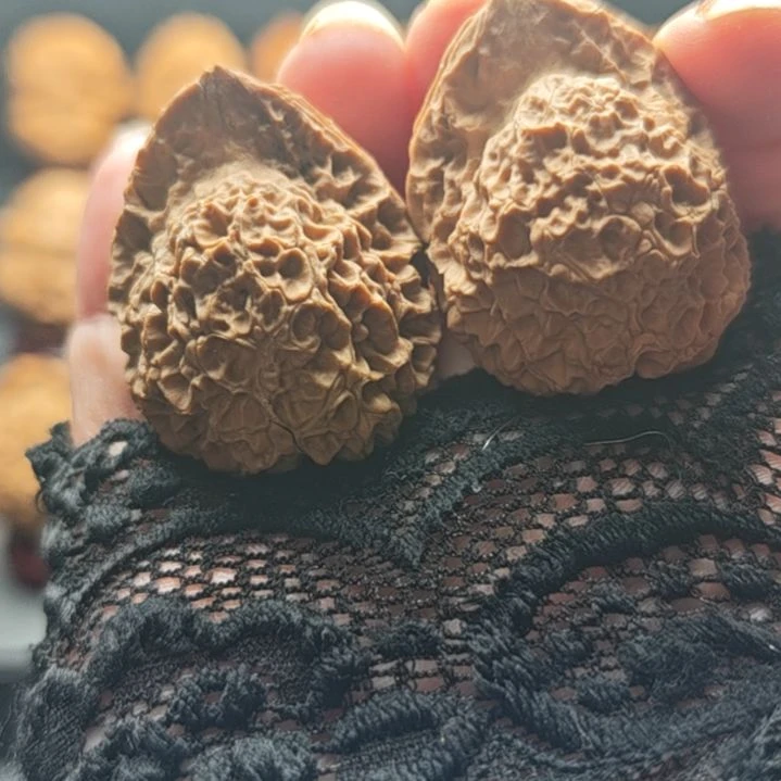 文玩核桃把件火焰云石