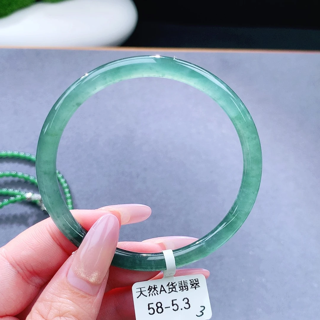 未镶嵌手镯（圆镯）翡翠