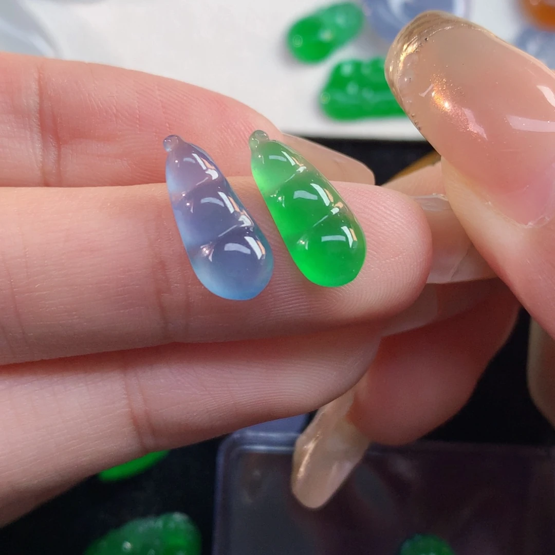 纵***月翡翠裸石翡翠14.32/6.1/3.0