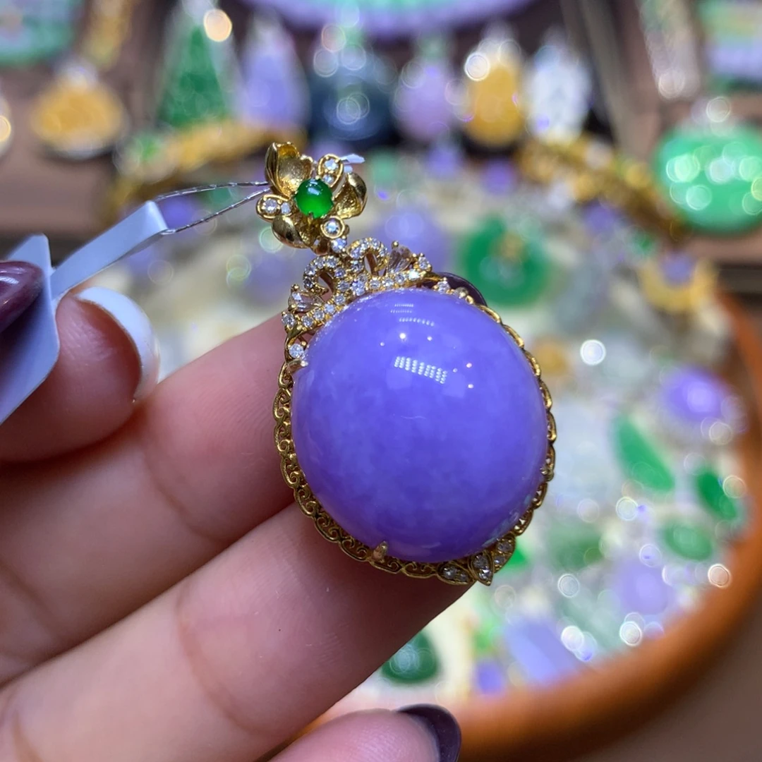 翡翠18K金镶嵌颈饰