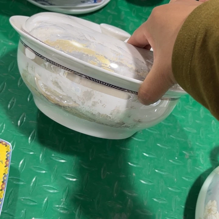 瓷片海岸九寸汤锅一个微瑕