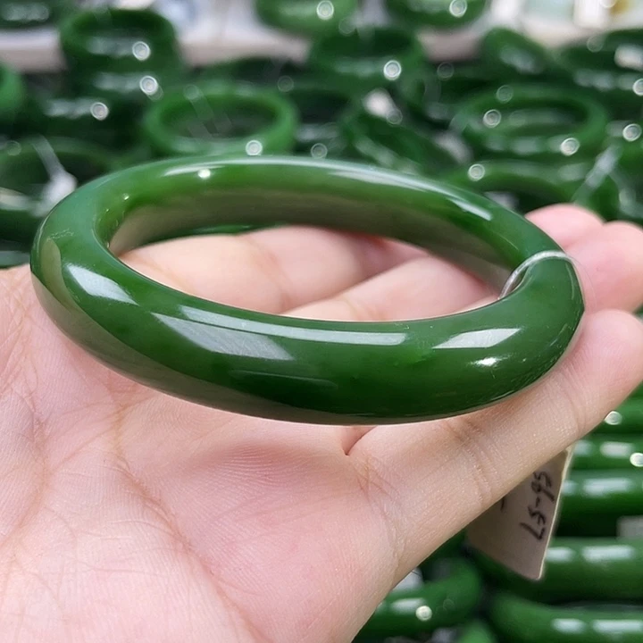 未镶嵌手镯和田玉（碧玉）