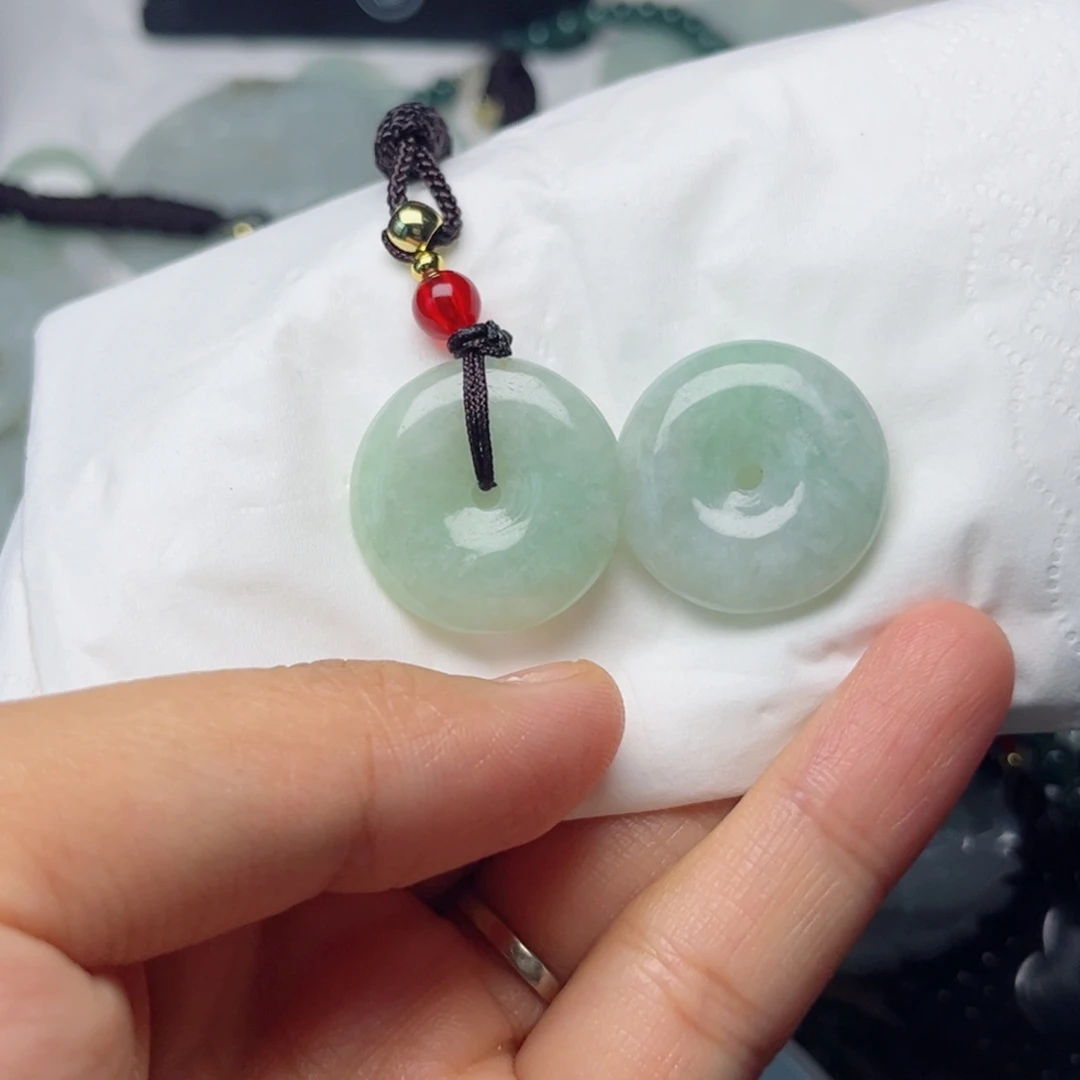 颈饰未镶嵌翡翠挂件