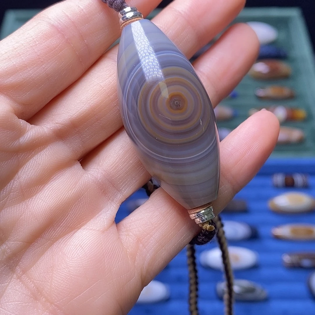 辉***玛瑙/玉髓未镶嵌珠宝半成品