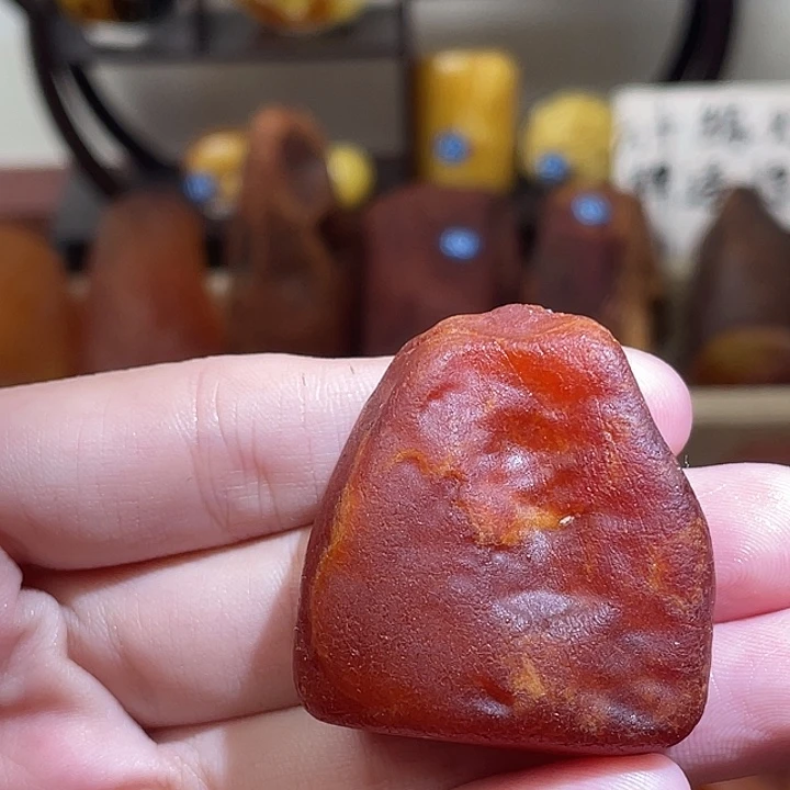 琥珀未镶嵌珠宝奇石吊坠