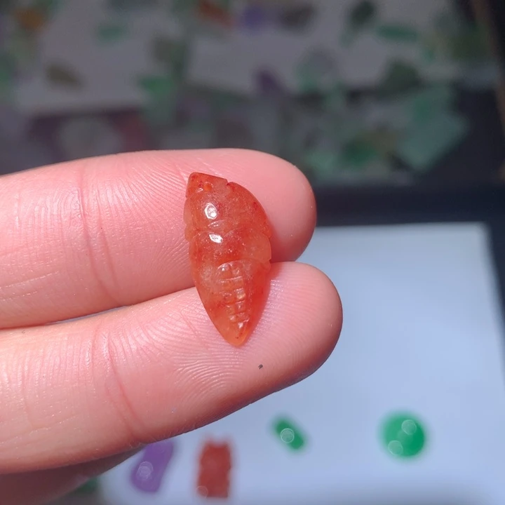 翡翠未镶嵌颈饰挂件