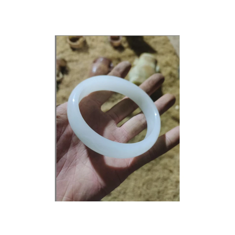 1个单个白色镯子摆件链接