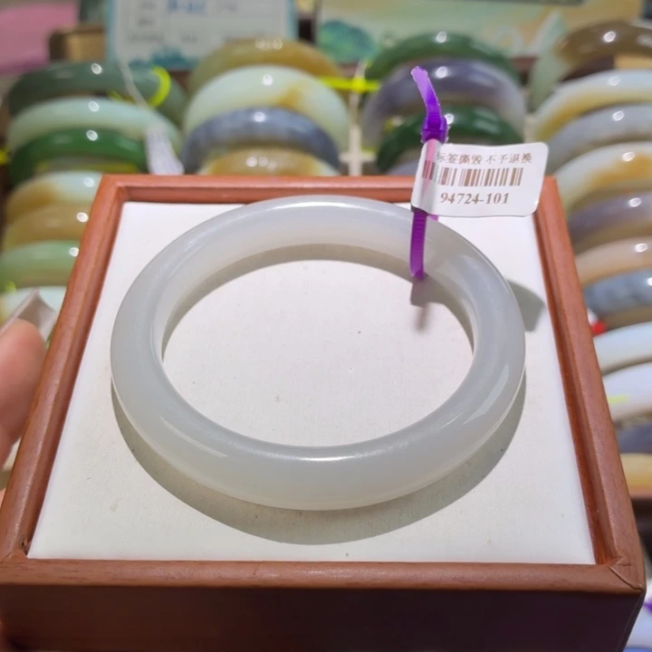 和田玉未镶嵌手镯57