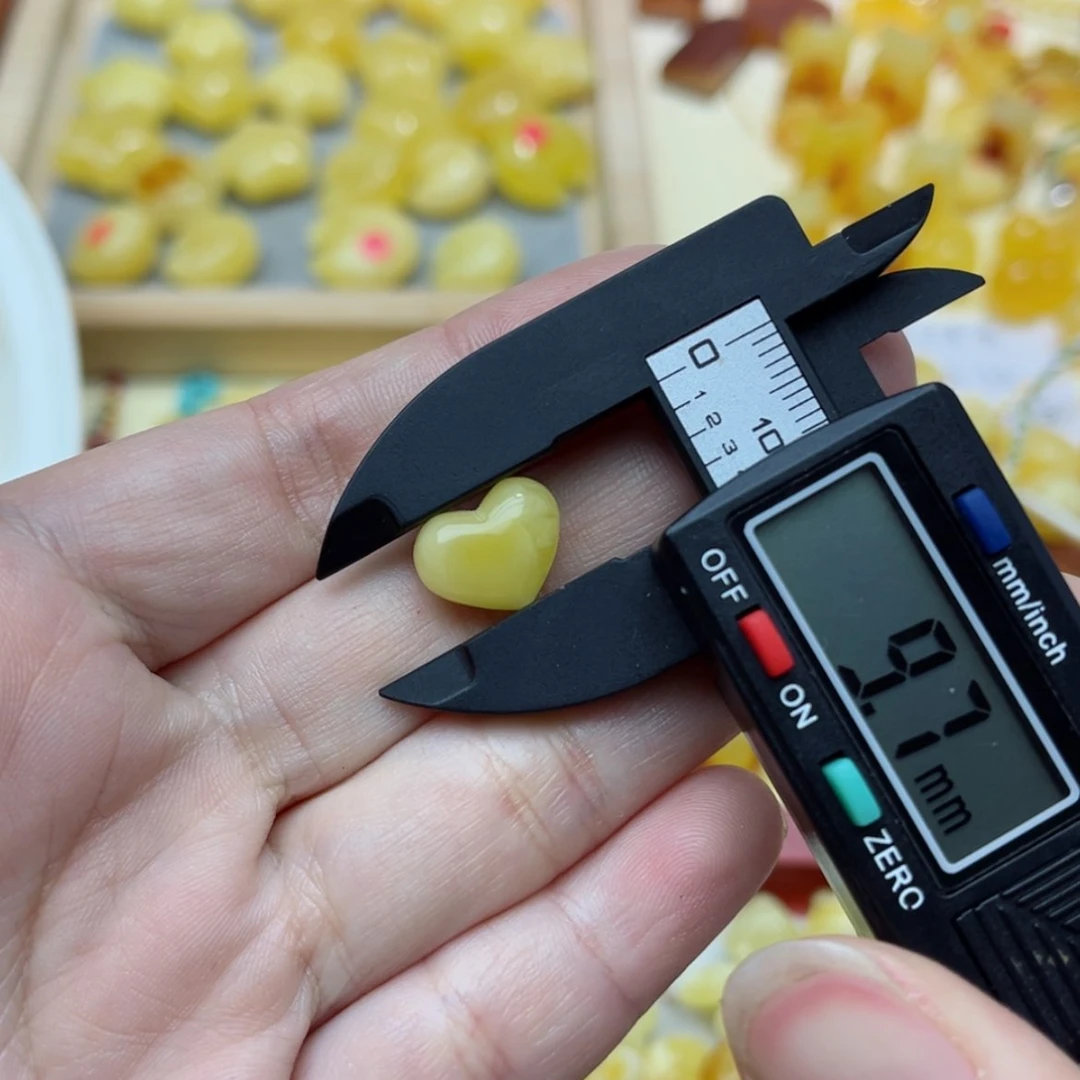 【闪购商品】蜜蜡裸石未镶嵌配饰