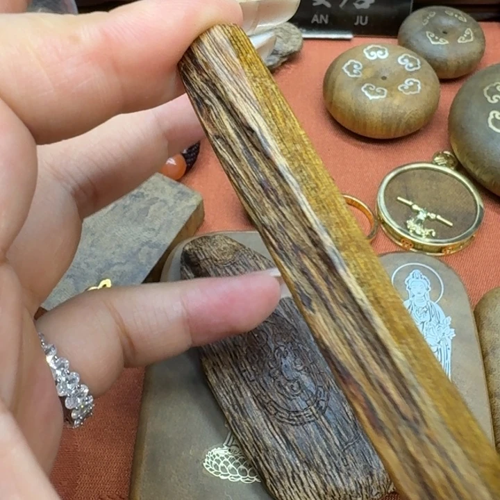 大叶紫檀（黑酸枝木类）