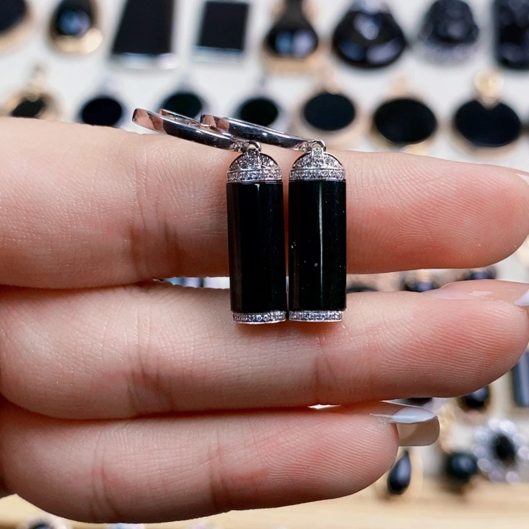 18K金镶嵌定制翡翠墨翠无事柱