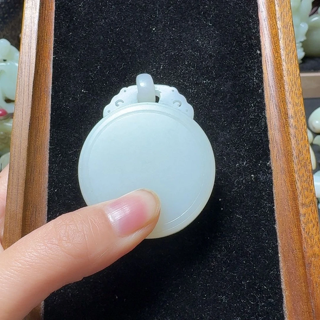 故***归新号开播 挂件一件